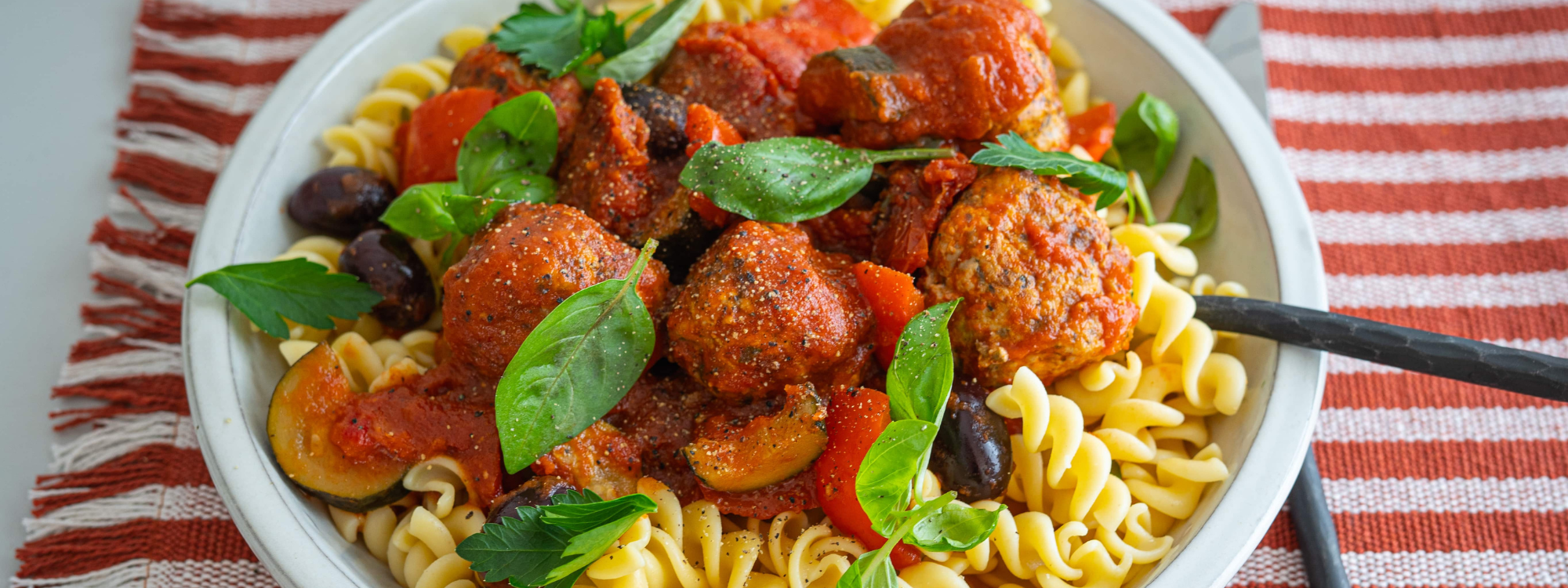Chicken_Mushroom_Blended_Cacciatore_Meatballs_with_Pasta_summeredition (1)
